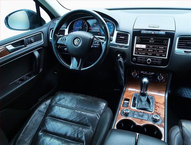 Volkswagen Touareg (2010) 3.0 TDI, 4X4, Automat, Navi - fotka 7 z 21