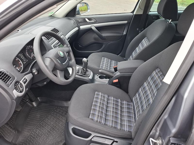Škoda Octavia (2013) II kombi STYLE 1.4TSi tažné - fotka 8 z 18