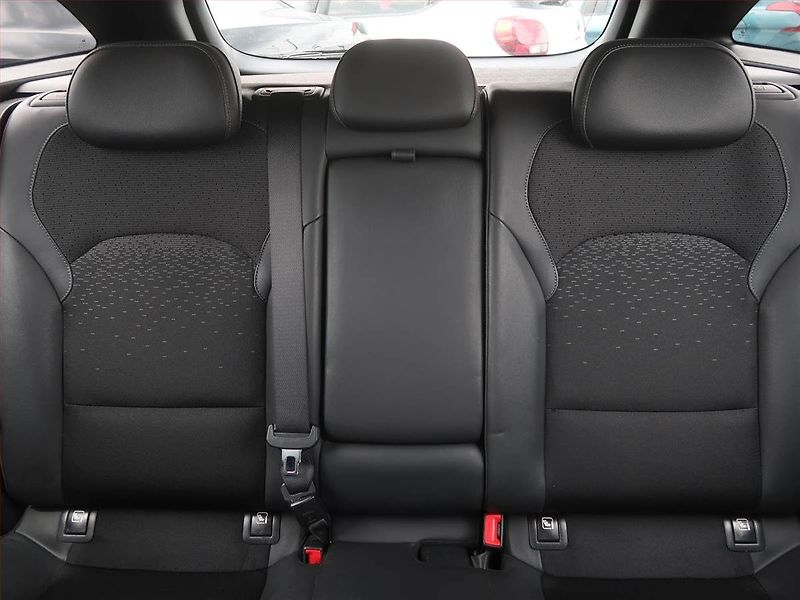 Hyundai i30 (2017) 1.6 CRDi, Automat, Serv.kniha - fotka 10 z 19