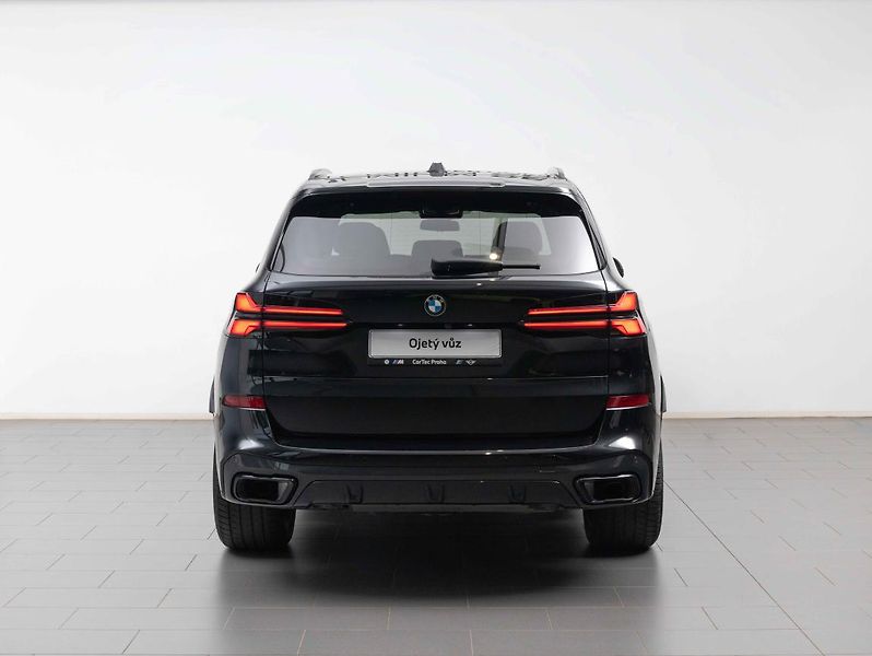 BMW X5 xDrive30d - fotka 4 z 22