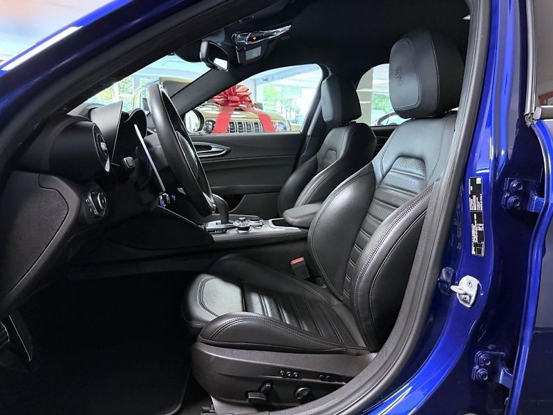 Alfa Romeo Giulia (2023) 2.0T 200k AT8 ZF Sprint - fotka 7 z 19