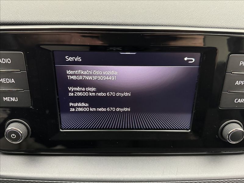Škoda Kamiq 1,0 DSG AC LED VÝHŘEV SENZORY - fotka 19 z 36