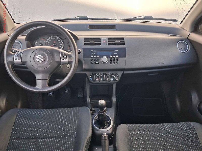 Suzuki Swift (2007) 1.3 VVT, ČR, AC, zámek řad, - fotka 8 z 14