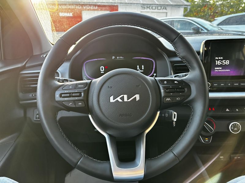 Kia Stonic (2025) Spin 1.0 T-GDI - fotka 8 z 11