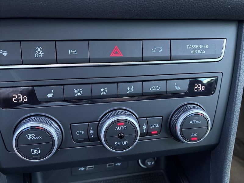 Seat Ateca 2,0 TDI TAŽNÉ,KAMERA,KŮŽE - fotka 20 z 35
