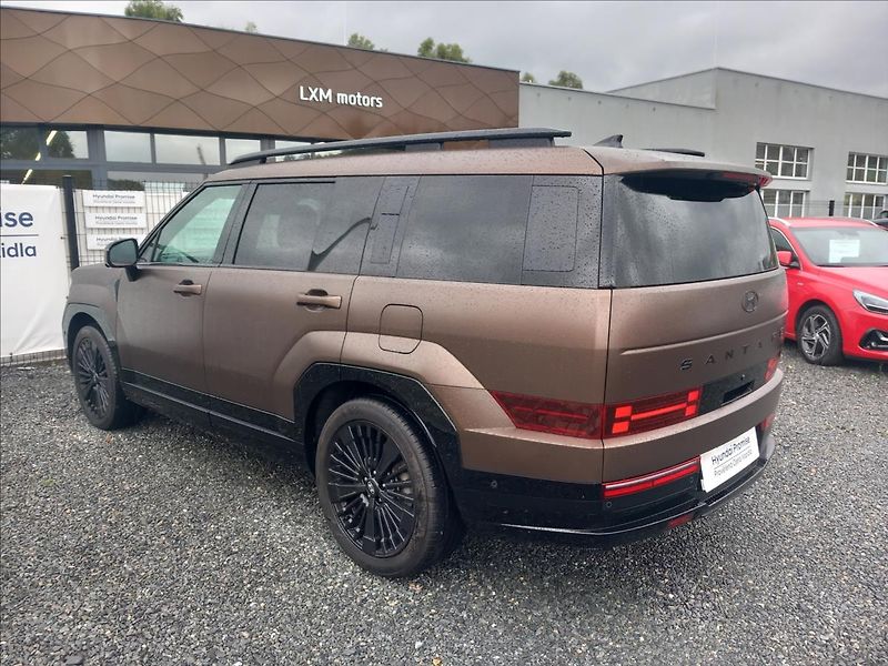 Hyundai Santa Fe 1,6 T-GDI HEV 4x4  CALLIGRAPHY - fotka 6 z 28