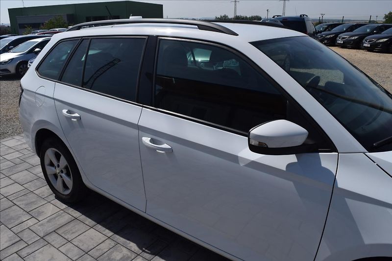 Škoda Fabia 1,2 TSI 66KW TOP VÝBAVA - fotka 9 z 49