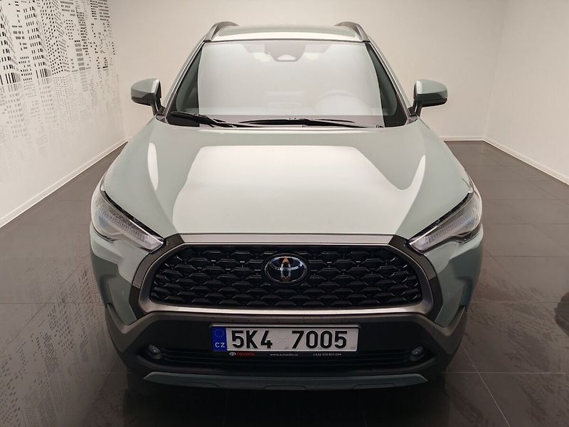 Toyota Corolla Cross 2.0 Hybrid Style Tech - fotka 2 z 14