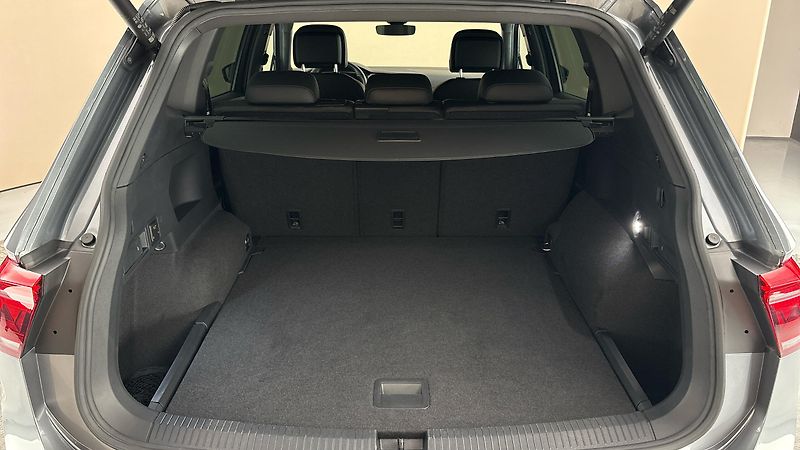 Volkswagen Tiguan Allspace 2.0 TDI DSG 4MOTION R-Line - fotka 17 z 30