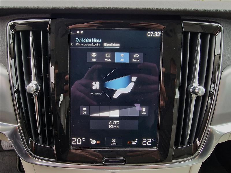 Volvo V90 2.0 D4 Momentum Pro,ČR,1.Maj. - fotka 36 z 50