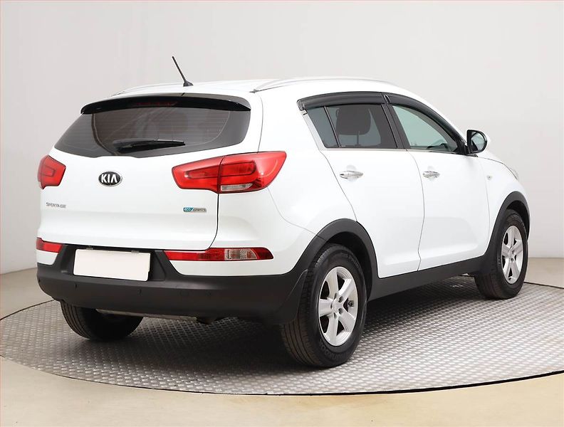 Kia Sportage (2015) 1.6 GDI, Navi, Tempomat - fotka 5 z 18