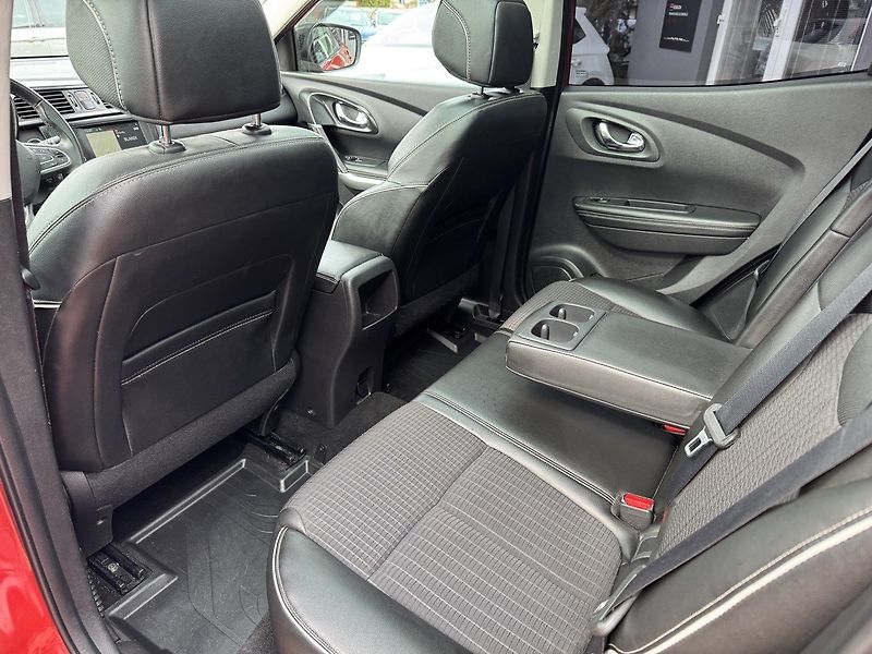 Renault Kadjar (2015) 1.6dCi AWD Bose LED Kamera - fotka 22 z 50