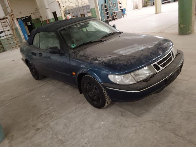 Saab 900 (1995) cabrio 110 kw - fotka 2 z 13