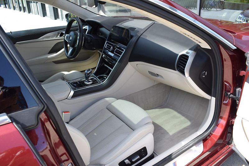 BMW Řada 8 (2020) 840i xD GranCoupe/karbon - fotka 61 z 67