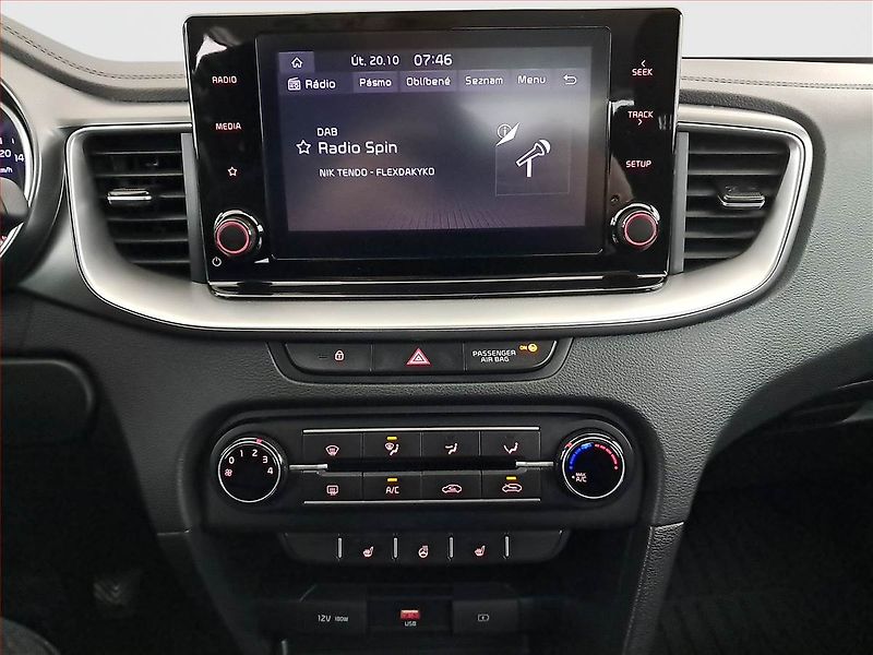 Kia Ceed (2022) 1.5 T-GDI, Serv.kniha - fotka 12 z 16