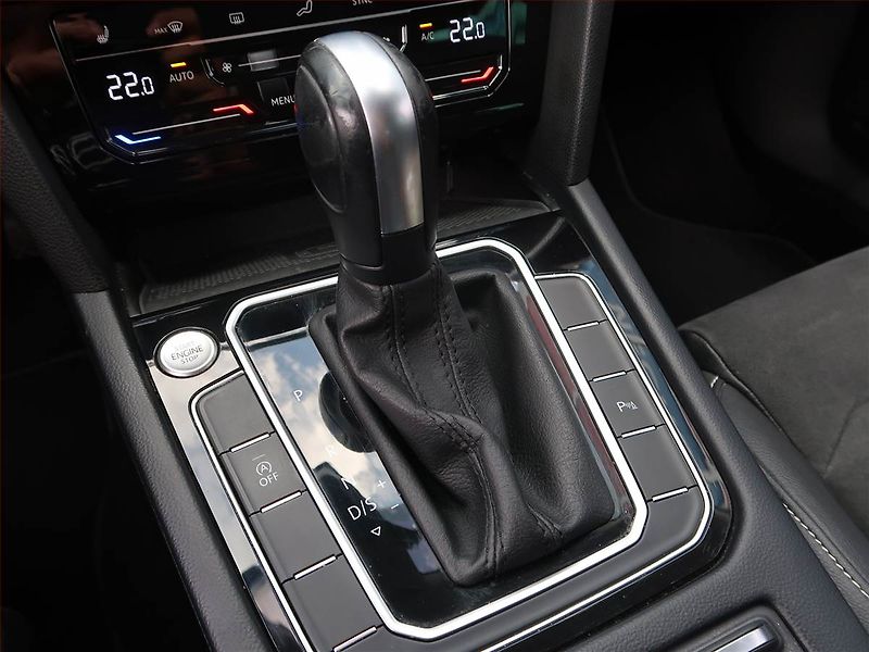 Volkswagen Passat (2022) Elegance 2.0 TDI - fotka 13 z 19