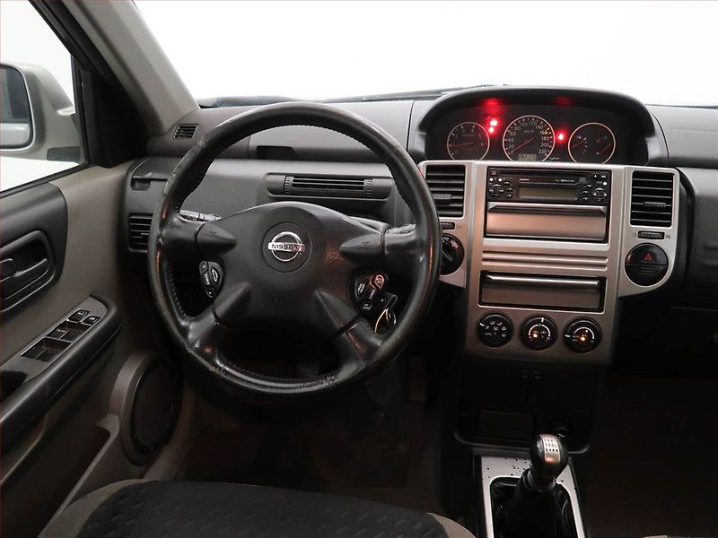 Nissan X-Trail (2006) 2.2 dCi, 4X4, Tažné - fotka 7 z 13