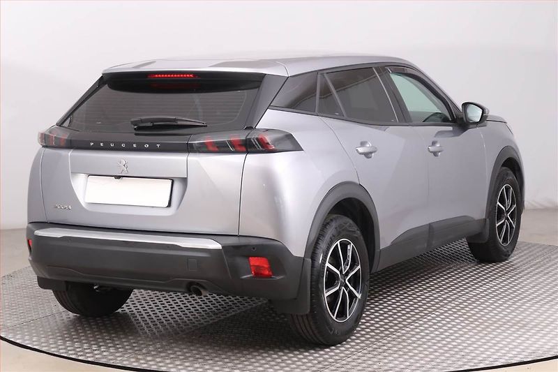 Peugeot 2008 (2021) 1.2 PureTech, Serv.kniha - fotka 5 z 17