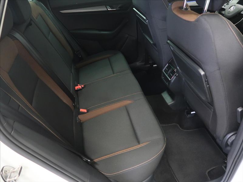 Škoda Karoq 2,0 TDI Scout 4x4 1.majitel - fotka 14 z 41