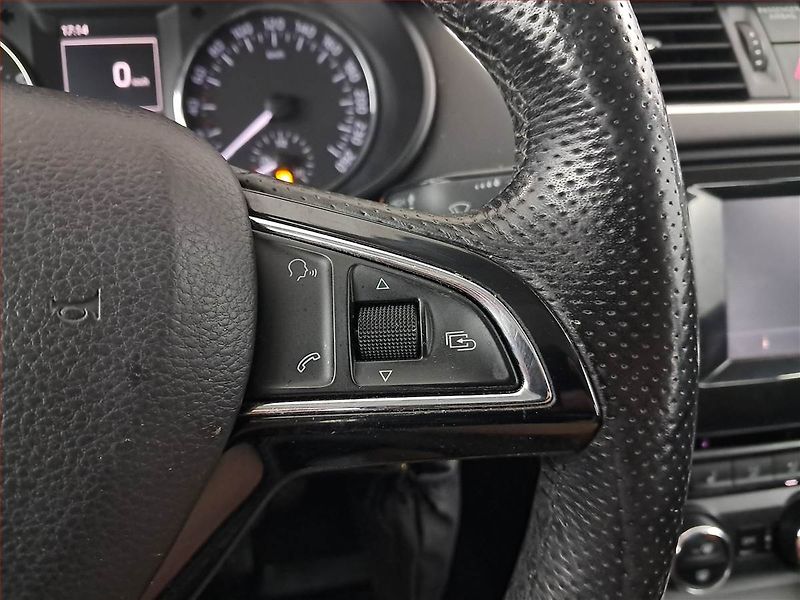Škoda Octavia (2014) 1.2 TSI, Tempomat - fotka 16 z 18