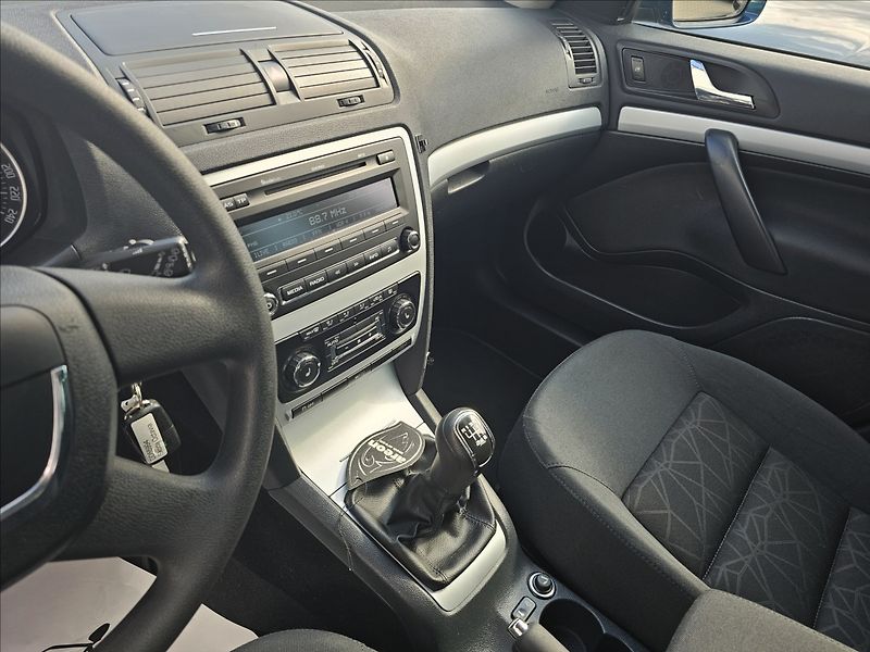 Škoda Octavia II 1,2TSi 77KW Family - fotka 13 z 46