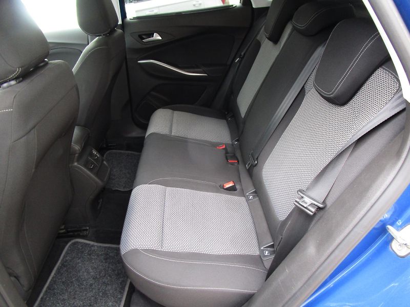 Opel Grandland X 1,2-96KW- KOUPEN V ČR+ROZVODY - fotka 8 z 17