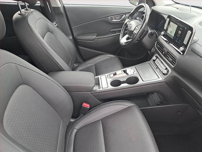 Hyundai Kona (2019) Electric 64 kWh, SoH 96% - fotka 9 z 21