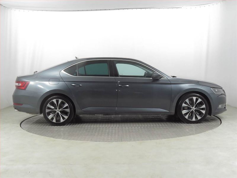 Škoda Superb (2016) 2.0 TSI, 4X4, Automat, Navi - fotka 6 z 28