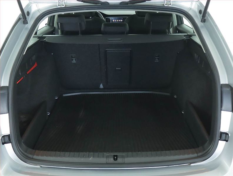 Škoda Octavia (2023) Ambition 2.0 TDI, ČR,1.maj - fotka 13 z 15