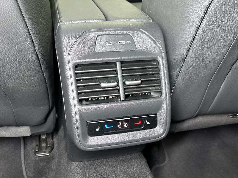 Škoda Superb Laurin & Klement DSG - fotka 22 z 32