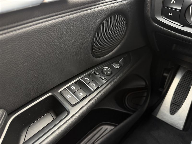 BMW X6 M50d Xdrive - fotka 24 z 30