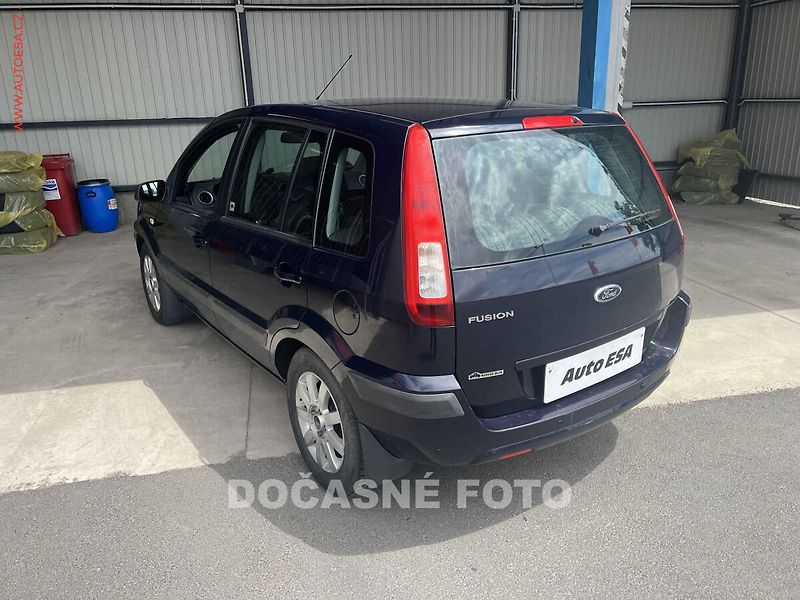 Ford Fusion (2007) 1.4i, ČR, AC, park.asist - fotka 2 z 3