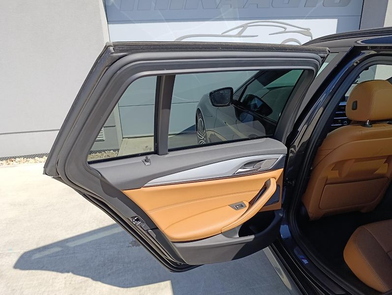 BMW Řada 5 540d xDRIVE MSPORT PANO DPH - fotka 29 z 34