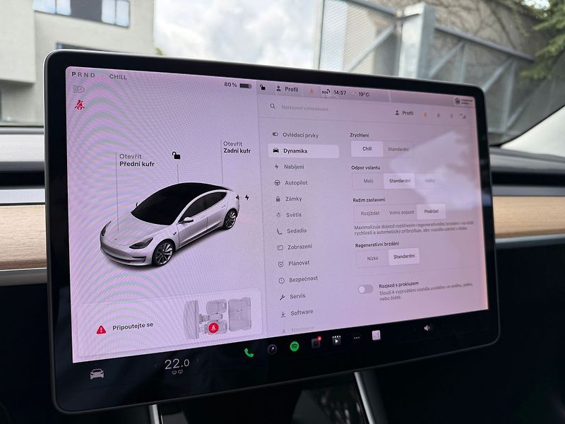 Tesla Model 3 SR Plus REZERVACE - fotka 19 z 39
