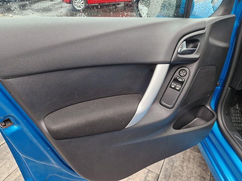Citroën C3 (2010) 1,1i 44 KW Klima - fotka 22 z 30