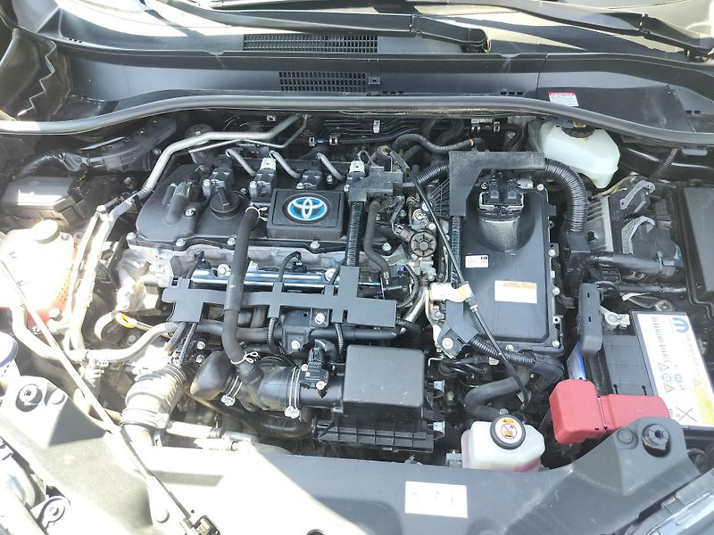 Toyota C-HR 1.8 Hybrid - fotka 27 z 27