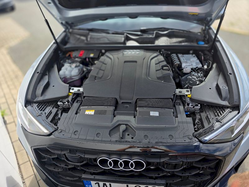 Audi Q8 (2025) SUV 50 TDI quattro - fotka 24 z 24