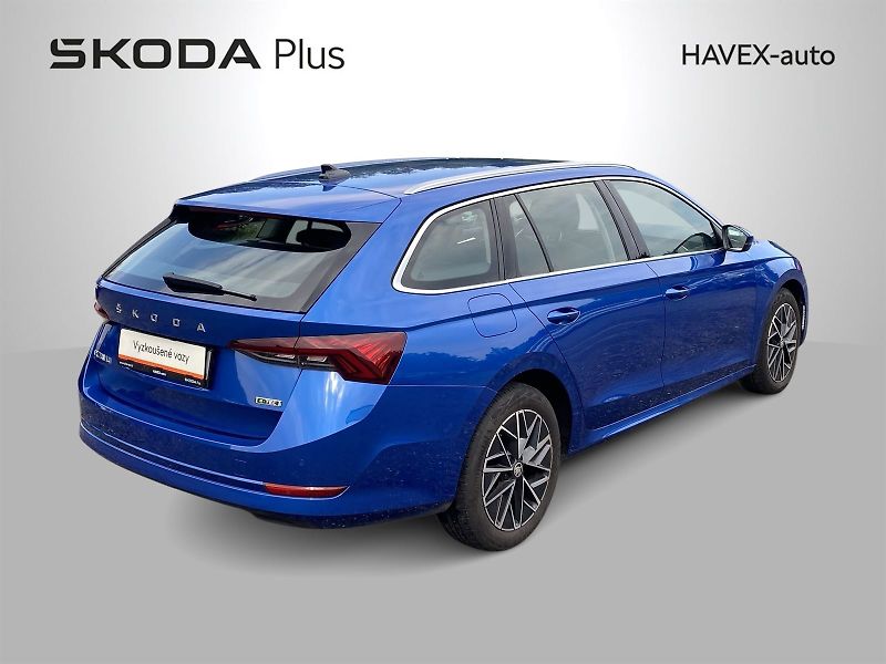 Škoda Octavia (2023) Combi 1.5 TSI M-HEV DSG Style+ - fotka 2 z 39
