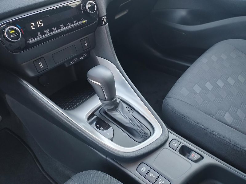 Toyota Yaris (2026) 1.5 HEV Comfort Business - fotka 6 z 12