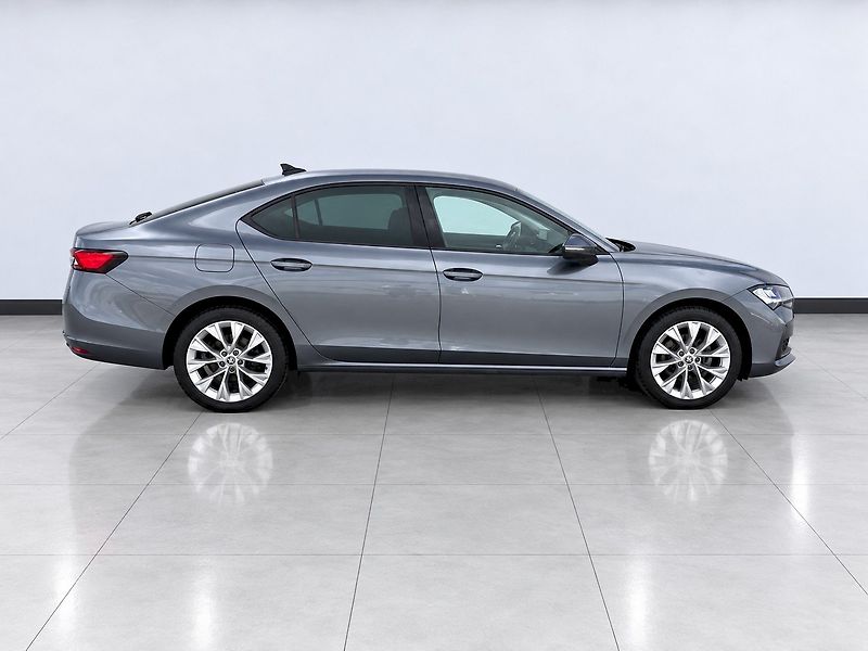 Škoda Superb (2025) SELEC TD 110/2.0 A7F - fotka 7 z 45