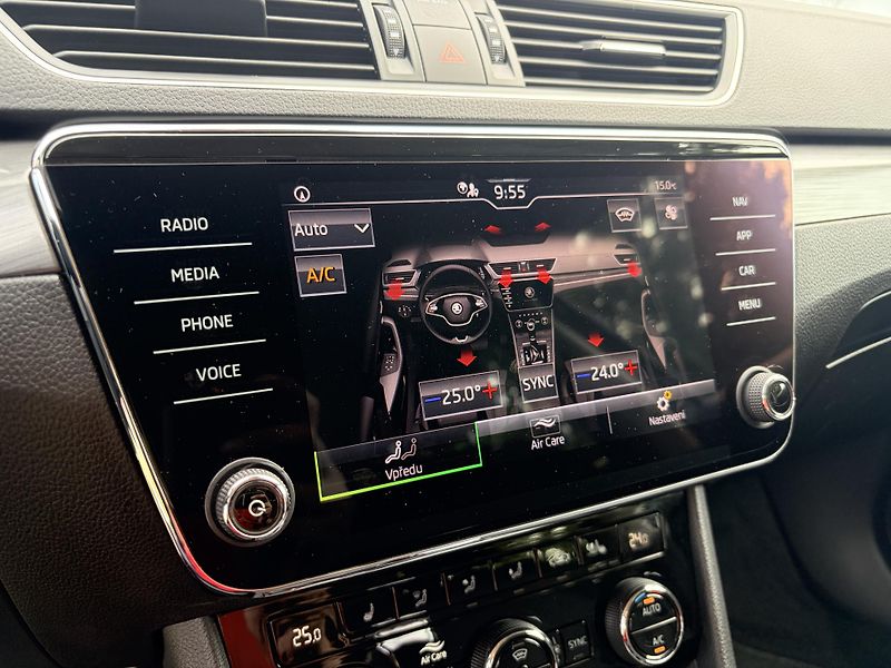 Škoda Superb 2.0TDI 147KW DSG MATRIX 4x4 - fotka 33 z 44
