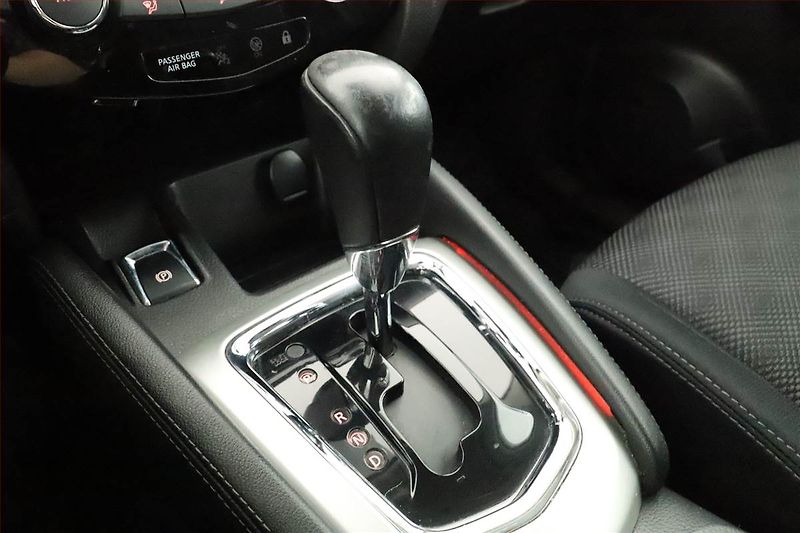 Nissan Qashqai (2017) 1.2 DIG-T, Automat, Tempomat - fotka 12 z 17