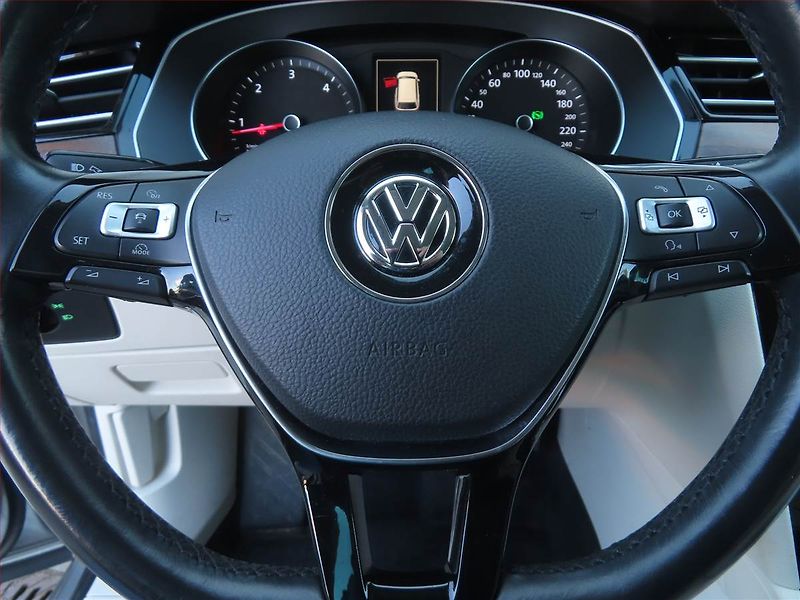 Volkswagen Passat (2016) 2.0 TDI, Automat, Serv.kniha - fotka 18 z 24
