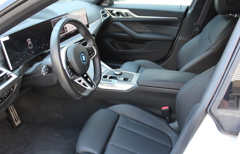 BMW i4 xDrive40 Gran Coupe - fotka 10 z 23
