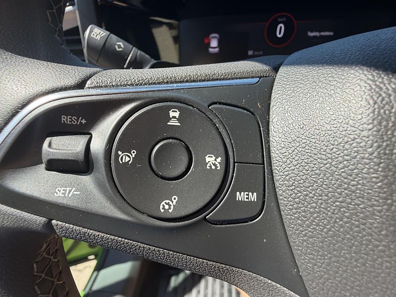 Opel Mokka (2024) 1,2I ULTIMATE-AUTOMAT-MASÁŽE- - fotka 23 z 26