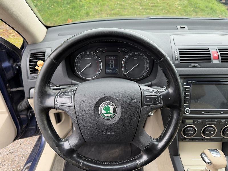 Škoda Octavia 2.0 TDI DSG - fotka 19 z 23