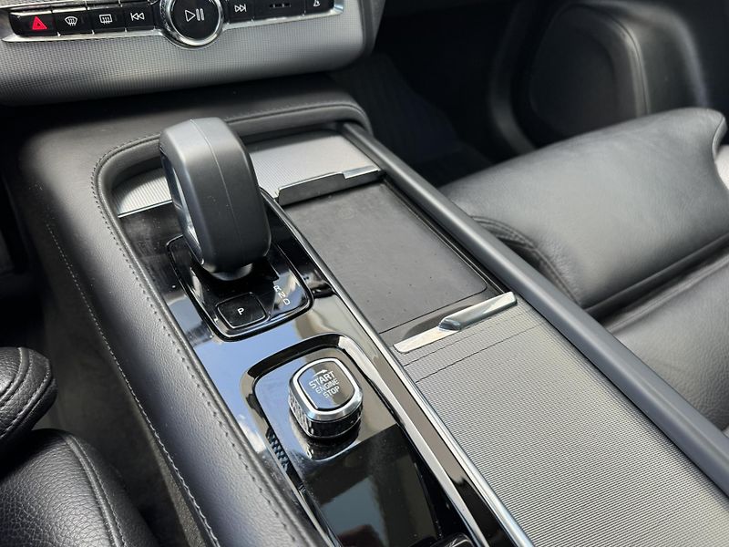 Volvo XC90 T8 AWD / POLESTAR /REZERVACE - fotka 53 z 57