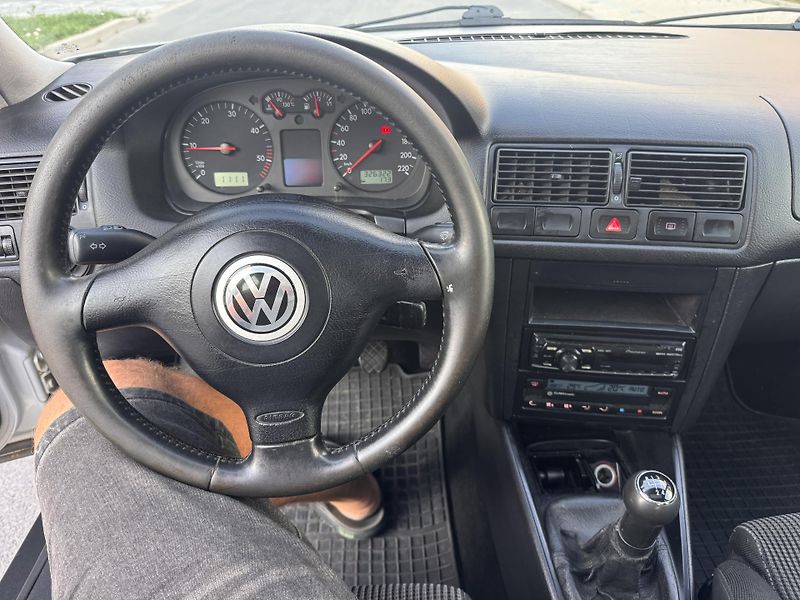 Volkswagen Golf IV 1.9TDI 81Kw Comfort - fotka 7 z 13
