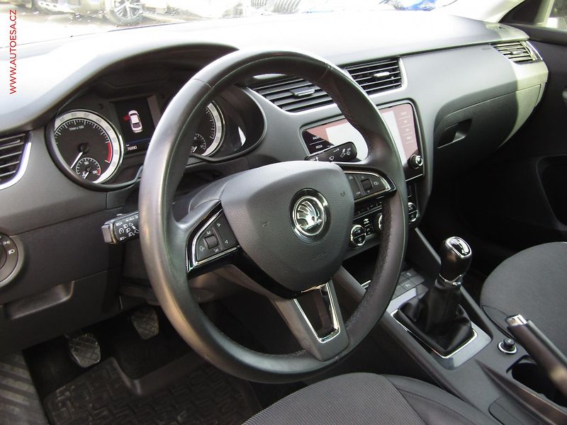 Škoda Octavia (2019) 1.6TDi 4x4, 1.maj,ČR, Style - fotka 13 z 17