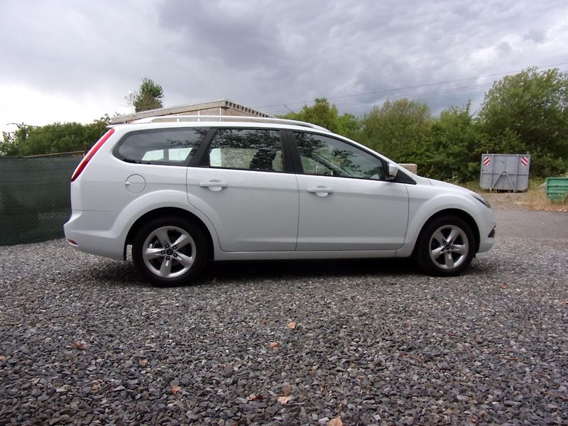 Ford Focus (2010) 1.6i74kW STYLE NYNÍ PO SERVISE - fotka 4 z 19